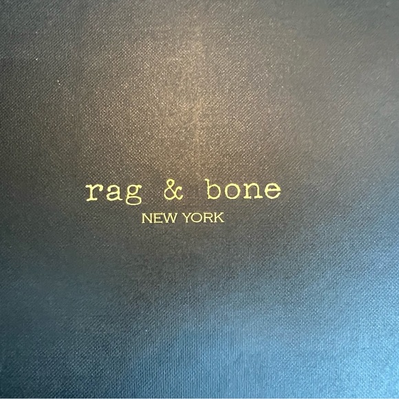 Rag and Bone Black Chelsea Boot size 9, runs small, fits more like an 8.5 - Picture 6 of 8